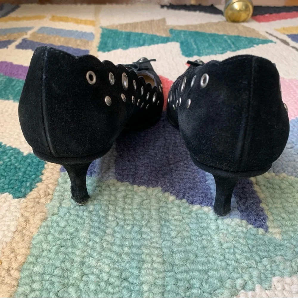 Sacco Black Suede Grommet Pointy Toed Scalloped Edge Kitten Heel Pumps Size 8 38 - Picture 11 of 16